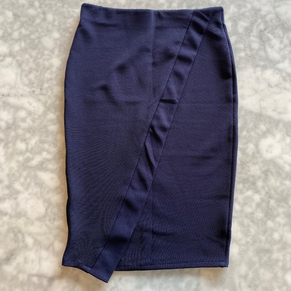 ZARA asymmetrical skirt - Picture 1 of 3